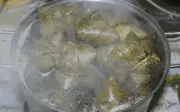 Nổ nồi áp suất khi nấu bánh ú ở Quảng Đông, cả căn bếp tan hoang