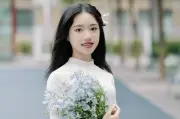 Nữ sinh đỗ 3 trường chuyên, giành 2 thủ khoa nhờ bí quyết từ mẹ dạy văn
