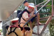 Nữ thuyền viên tai biến trên sông được CSGT đường thủy cứu kịp thời