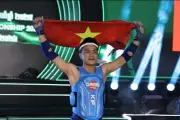 Nam sinh nhận Huân chương Nhất hạng ngay sau kỳ thi tốt nghiệp