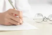 Nam sinh Trung Quốc sửa nguyện vọng khiến bạn trượt trường công