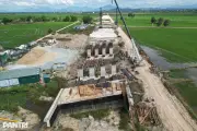 Đường nối sân bay Phú Bài chìm trong ruộng nước, nhà thầu bị chấm dứt hợp đồng