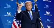 Ông Trump dọa áp thuế 100% với các nước đánh thuế dịch vụ kỹ thuật số