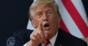 Ông Trump gọi người chỉ trích thỏa thuận Iran là 'ghen tỵ, ngu ngốc'