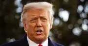 Ông Trump phủ nhận kế hoạch tài trợ 300 tỷ USD cho Iran