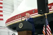 Ông Trump ra tối hậu thư 60 ngày cho Iran