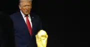 Ông Trump và Chủ tịch FIFA cùng trao cúp World Cup 2026