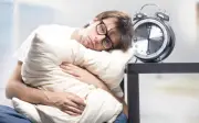 Ngủ đủ vẫn thấy mệt: 3 thói quen ăn uống giúp giảm mệt mỏi tới hơn 40%