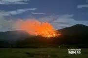 Nghệ An: Hàng trăm người nỗ lực chữa cháy rừng trong đêm