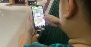 Nghiện lướt video ngắn: Tác hại và 4 lời khuyên từ bác sĩ Như Quyên