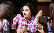 Người có tâm địa xấu thường hỏi 3 chuyện này, gặp kiểu người này tránh càng xa càng tốt