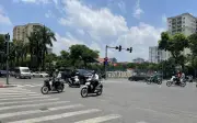 Người dân Hà Nội và miền Bắc tiếp tục hứng chịu thời tiết ngán ngẩm trước khi đón nắng nóng diện rộng
