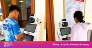 Người dân Quảng Trị thích thú trải nghiệm robot AI hình người làm 'công chức'
