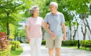 Người khôn ngoan trước tuổi nghỉ hưu giữ lại 2 lá chân càng về già càng an nhàn