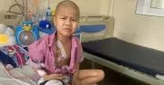 Người mẹ trẻ thoát cửa tử sau khi con trai mắc ung thư xương