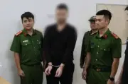 Người nước ngoài đập phá quán cà phê lúc nửa đêm bị khởi tố