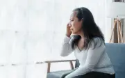 Người ông U70 trông 4 cháu cả mùa hè, thèm thuồng nhìn bạn bè đi du lịch