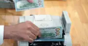 Ngân hàng Nhà nước tăng tỷ giá trung tâm, giá USD tại ngân hàng lên kịch trần