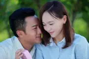 Ngoại tình với đồng nghiệp trẻ, tôi lặng người khi biết chuyện vợ giấu kín