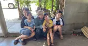 Ngày Nhật về chai đêm bán cháo, bà U70 gồng gánh nuôi 4 cháu mồ côi