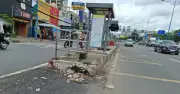 Nhà chờ xe buýt nằm giữa đường Trường Chinh gây nguy hiểm