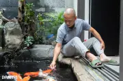 Nhà phố có hồ cá Koi, ban công xanh mát của 'ông trùm hài Tết' Bình Trọng
