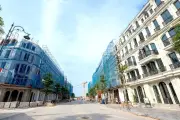 Nhà phố hàng hiệu phía Tây của Sunshine tăng tốc hoàn thiện trước ngày bàn giao