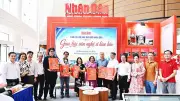 Nhà thơ Vũ Thúy Hồng và đồng nghiệp chia sẻ đam mê, dấn thân với nghề báo