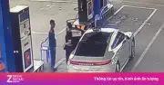 Nhân viên cây xăng vui sướng khi được ngồi thử Porsche