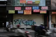 Những căn nhà phố ngủ quên trên các tuyến phố đắt đỏ nhất TP.HCM