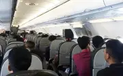 Những hành vi khiến hành khách bị cấm bay vĩnh viễn theo quy định mới