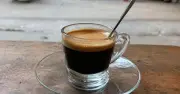 Nên uống cà phê trước hay sau bữa sáng? Lời khuyên từ chuyên gia