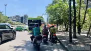 Nắng nóng 40 độ C: Hàng triệu lao động ngoài trời vật lộn mưu sinh