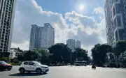Nắng nóng gay gắt chưa có dấu hiệu suy giảm: Hà Nội và miền Bắc là tâm điểm nóng nhất 40 độ