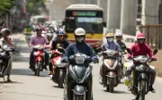Nắng nóng gay gắt diện rộng ở Bắc Bộ và Trung Bộ, nhiệt độ có nơi trên 39 độ C