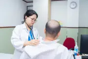 Nắng nóng đỉnh điểm: Người cao tuổi cấp cứu vì biến cố tim mạch