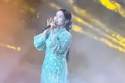 NSND Tạ Minh Tâm, Phương Mỹ Chi gây xúc động tại lễ khai mạc 'Tổ quốc bình yên'
