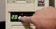 Nút Turbo trên máy tính: Sự thật bất ngờ về tác dụng làm chậm CPU