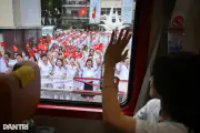 Đoàn tàu Bạch Mai chở 500 bác sĩ đến cơ sở Ninh Bình chính thức hoạt động
