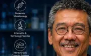 PGS.TS Nguyễn Duy Liêm từ bỏ Mỹ trở về Việt Nam cống hiến cho khoa học