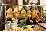 Phở gà đắt nhất Hà Nội lần đầu lọt danh sách Michelin Selected gây tranh cãi