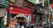 Phố vàng Hà Nội vắng khách khi giá vàng lao dốc mạnh
