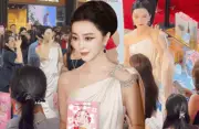 Phạm Băng Băng sang Thái Lan bán mặt nạ tại hội chợ Visual, nhan sắc gây chú ý