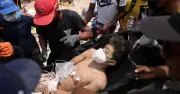 Phép màu tại Venezuela: Cứu hai cha con sau 4 ngày động đất