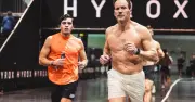Pháp sư đánh ma Patrick Wilson tuổi 52 gây sốt với cơ thể săn chắc nhờ HYROX