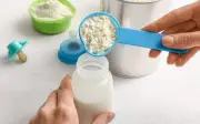 Pháp thu hồi sữa công thức Novalac do trẻ rối loạn tiêu hóa
