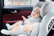Phạt cảnh cáo khi chở trẻ dưới 10 tuổi không ghế ngồi ô tô từ 15/8