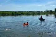 Phát hiện 3 dép nhựa bên bến nước, hai mẹ con tử vong do đuối nước