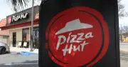 Pizza Hut chính thức về tay chủ mới với giá 2,7 tỷ USD