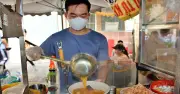 Quán bánh canh trong hẻm TPHCM đông kín khách sau khi được Michelin vinh danh
